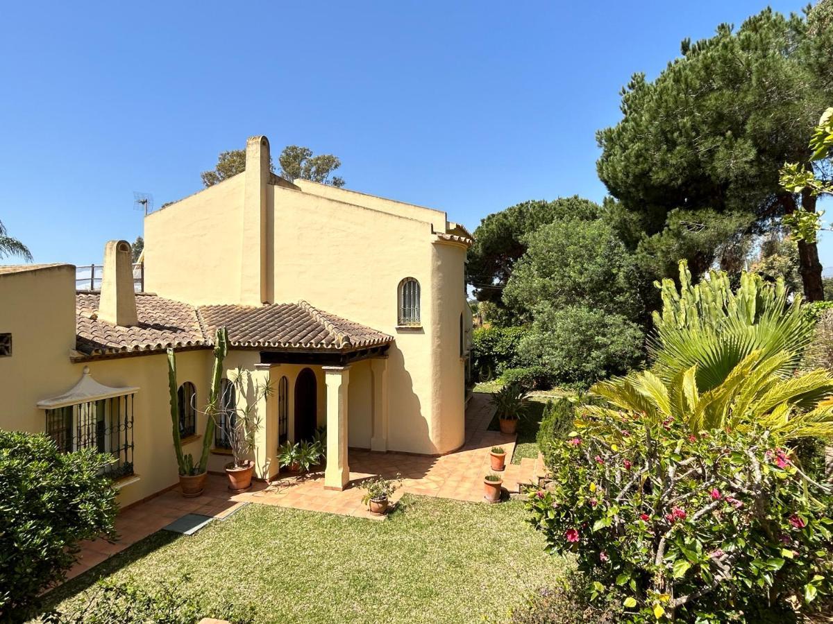 Villa Close To The Beach In Marbella Exterior photo